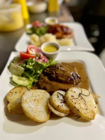 Hotel de Montaña El Pelicano Отели в г. Перес Селедон