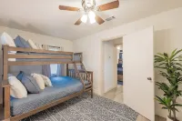 Charming 2-bedroom lake house in Onalaska, TX!