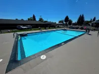 Cascade Lodge - Rooftop Pools