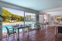 Whale Rock Luxury Lodge Hotels in Hermanus