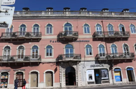 Belém Tejo - Setubalense プラサ・ド・インペーリオ庭園周辺のホテル