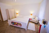 Jerry & Oli's Apartments