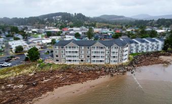 Siletz Bay Beachfront Hotel by OYO Lincoln City