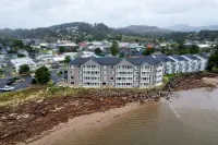 Siletz Bay Beachfront Hotel by OYO Lincoln City Hotels in Depoe Bay