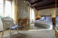 Logis Saint Léonard Hotels in Virson