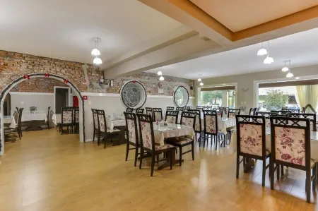 Zermatt Hotel Отели рядом с достопримечательностью «Serra Park - Centro de feiras e eventos»