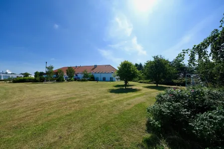 Hotel Søparken Отели в г. Tylstrup