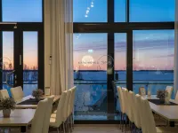 Seaside Glass Villas - breakfast