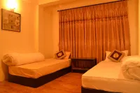 Pradhan House - Home Stay with Garden - Airport Shuttle