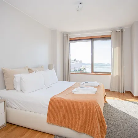Liiiving in Porto | Sea & River View
