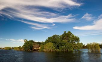 Sindabezi Island Camp
