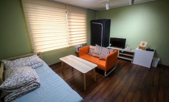Bluehum Guest House