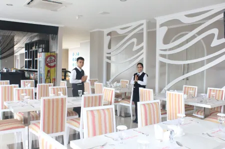 Marina Mamberamo Hotel Отели в г. Соронг