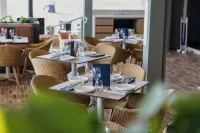 13th Beach Golf Lodges - breakfast