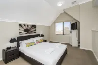 Serenity on the Terrace Hotels in Mandurah