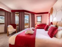 Royal Ours Blanc Boutique Hôtel & Spa Hotels in Huez