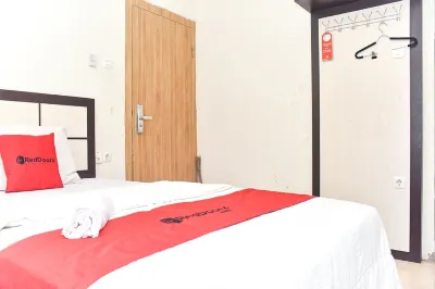 RedDoorz Near Universitas Muhammadiyah Makassar Hôtels à : Balla Parang