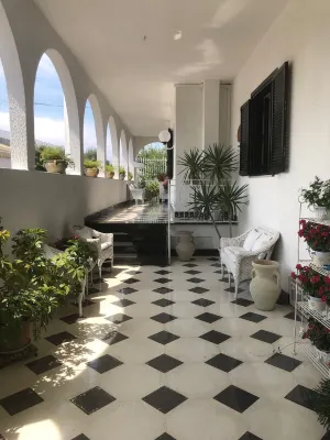 Villa Nicolaus - Bed and Breakfasts