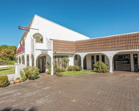 Riverside Motel Hotels in Whanganui