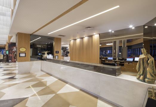 라마다 플라자 코냐 로비