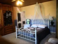 Au Jardin Fleuri Hotels in Parthenay