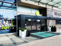 華沙康鉑酒店 鄰近華沙起義博物館的酒店