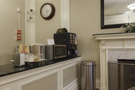 Grant Hotel Отели рядом с достопримечательностью «Intersection for the Arts»