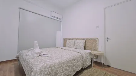 Stay City Life Apartment II Отели рядом с достопримечательностью «Кипрский университет»