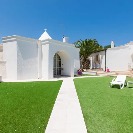 Villa D Itria with Trullo and Pool by Wonderful Italy