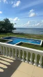 Emerald Luxe Suites - piscina