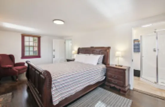 The Cottage Inn at Amos Lake Hotel a 