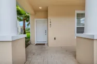 Serenity 3 Bed Townhome 3 Bedroom Townhouse by RedAwning