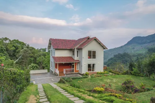 Moving Mist Villa