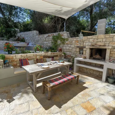 Leonora House with Private Pool Close to Gaios