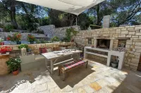 Leonora House with Private Pool Close to Gaios Hotels near Pythias Gallery