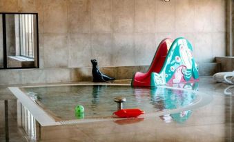 Apartment by Dziwna River with Spa & Pool