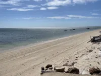 Peter's Port Hotel a Black Point