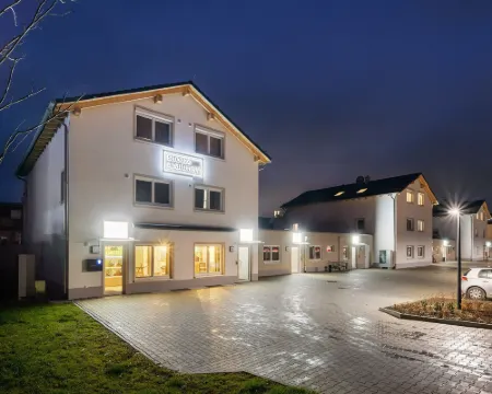 Snooze Apartments Alling Hotels in Alling