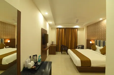 Stallion Hotel Отели рядом с достопримечательностью «Piran Kaliyar Sharif»