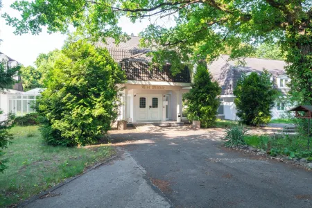 Waldhotel Schöneiche -Self Check-in- Отели в г. Нойенхаген