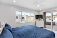 Shelly by Avantstay Steps to the Beach Deck w/ Ocean Views 5bdr