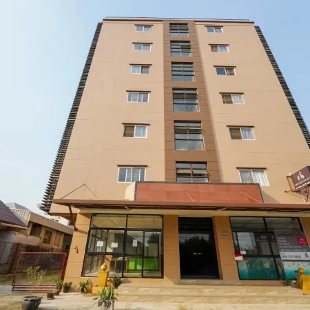 RoomQuest Sps Hotel and Residence