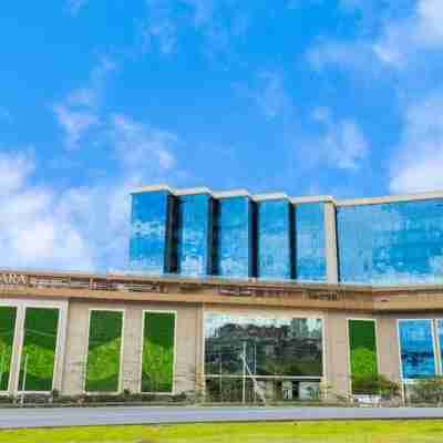 Emara Ole-Sereni Hotel Exterior