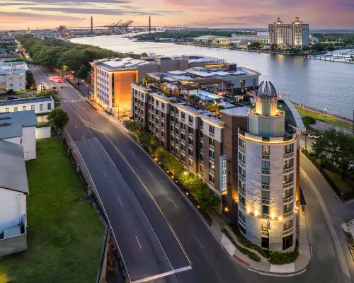 Homewood Suites by Hilton Savannah Historic District/Riverfront Hotels near Crawford Square