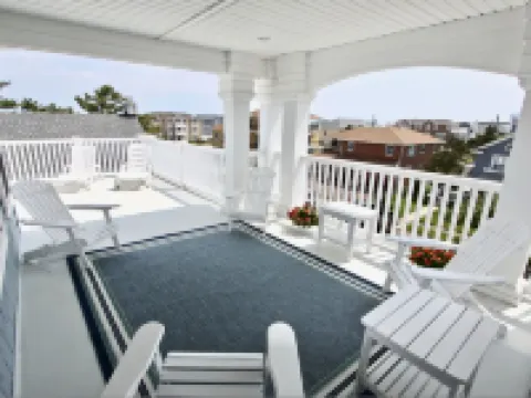 Spacious 6Br Beach Home with Elevator Heated Pool - Ideal for Family Vacations Hotels in Brigantine