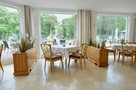 Hotel Residenz Waldoase Отели в г. Seebad Ahlbeck