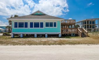 Dog Friendly Beachfront Condo, Direct Access to Beach by RedAwning