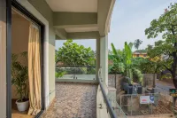 ELIVAAS Kamerios Regalia 2BHK Apartment Отели в г. 