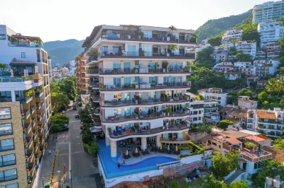 Pinnacle Resorts 180