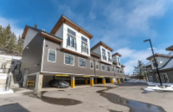 Skyridge 401 by Canmore Premier Hotels in Harvie Heights